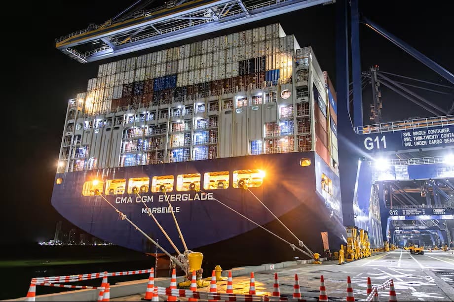 Ceremonia de desembarque de primeros vagones del Metro de Bogotá