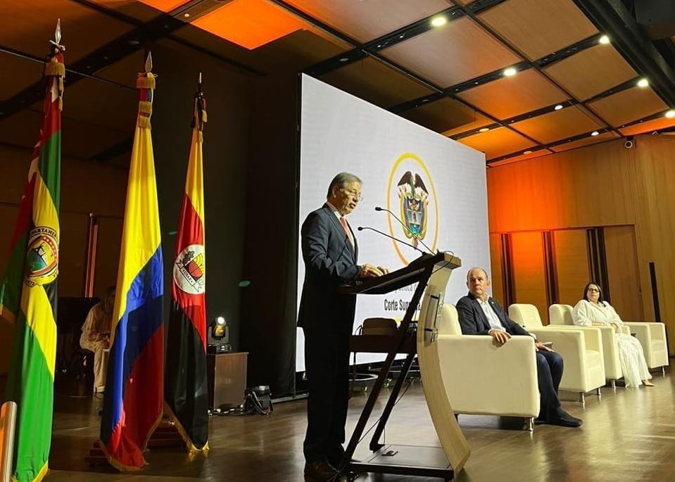 Presidente de la Corte Suprema homenajeo a los inmolados del Palacio de Justicia desde Bucaramanga