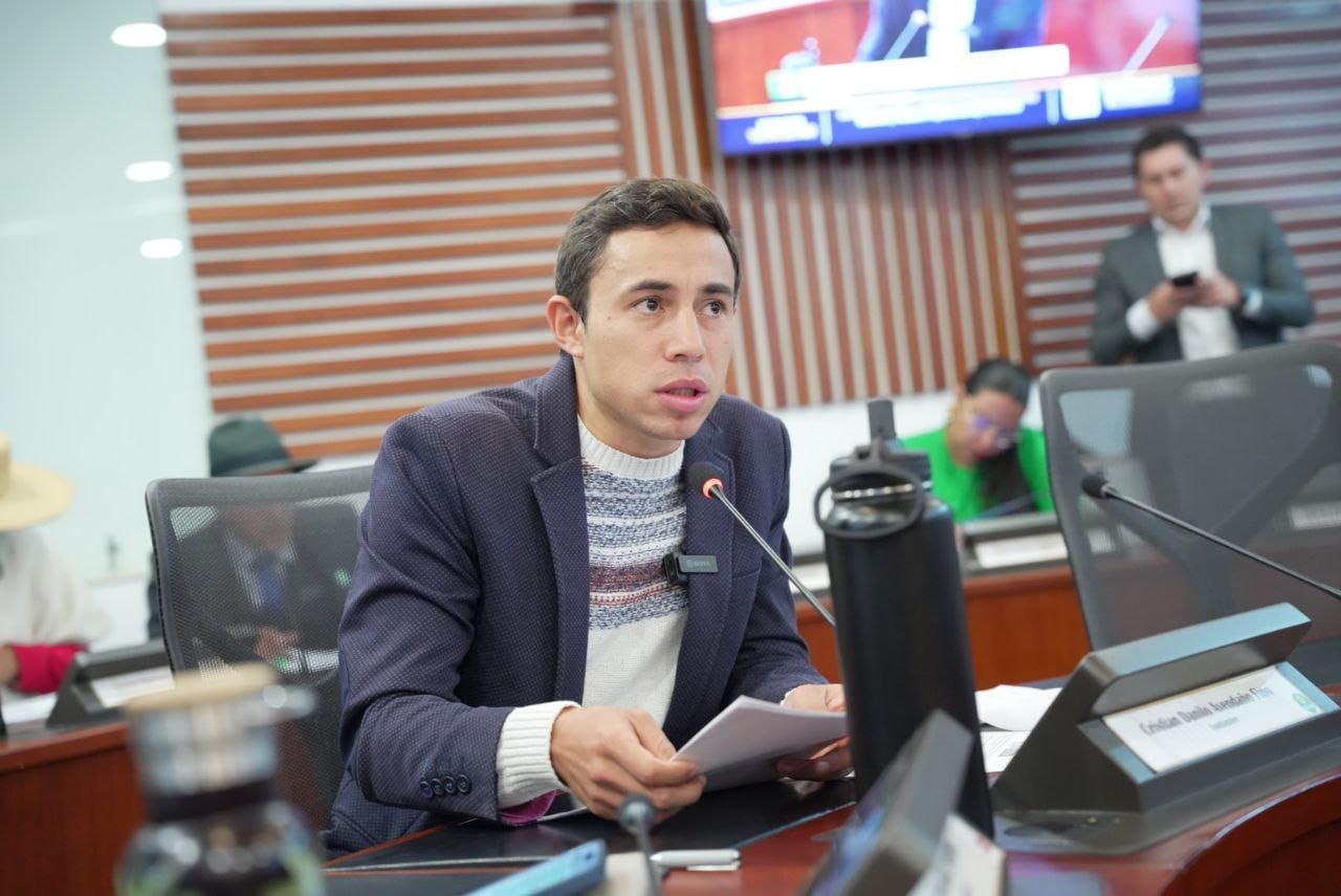 “Donde hubo fuego urbanizaciones quedan”: tramitan proyecto de ley para detener el volteo de tierras