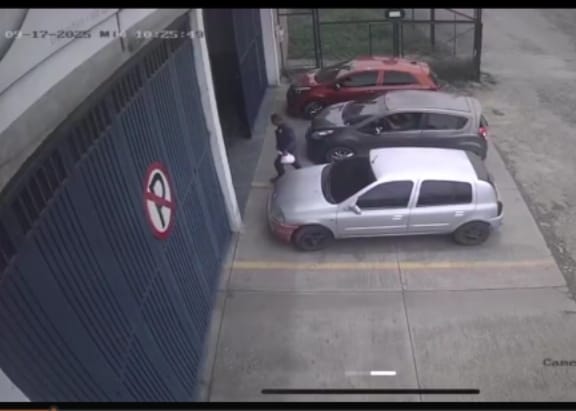 Video- En cámaras de seguridad quedó registrado el robo a un vendedor de almuerzos en Girón