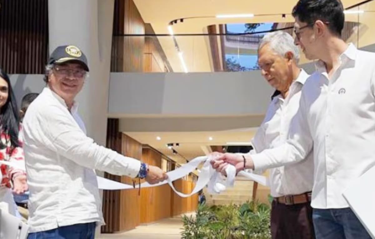 Presidente Petro retó a Donald Trump a hablar de "tú a tú" desde Bucaramanga