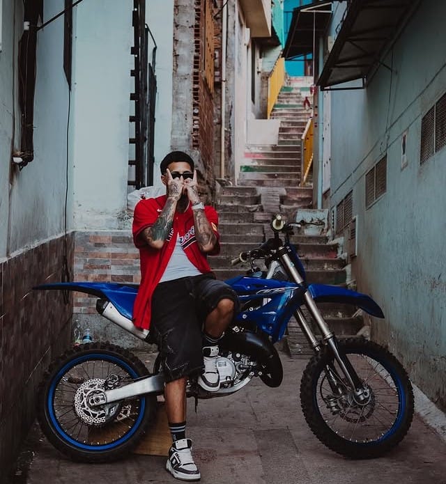 Con el poder del barrio Neutro Shorty presenta “YZ”