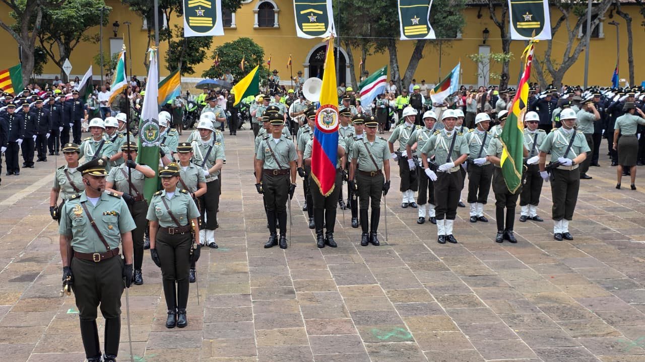 Ascendidos 648 Policías en Bucaramanga y Santander