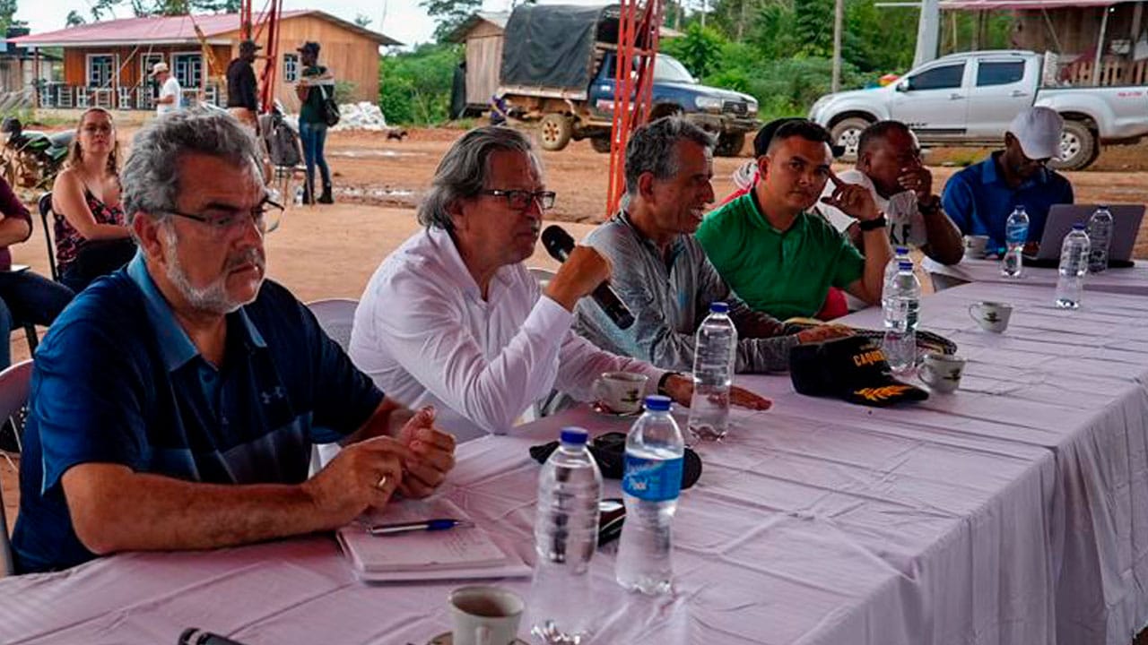 Coordinadora Nacional Ejército Bolivariano (CNEB) y gobierno acuerdan entrega de armas. Así será el proceso