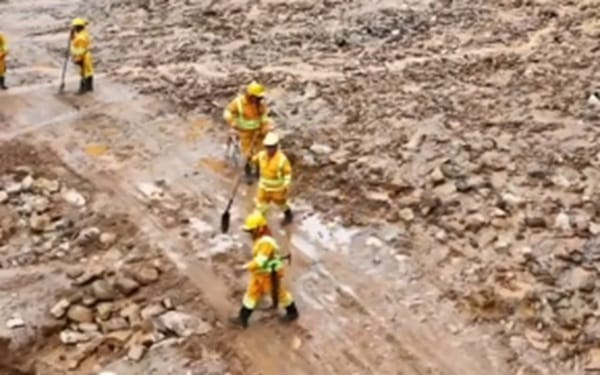Habilitada vía Guadalupe - Contratación en Santander tras remoción de dos derrumbes