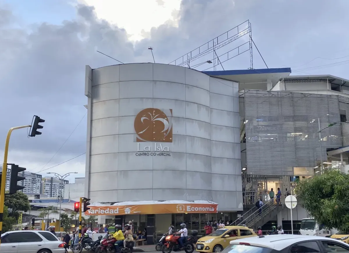 Atención: mujer fue arrollada por vehículo en La Isla, Bucaramanga