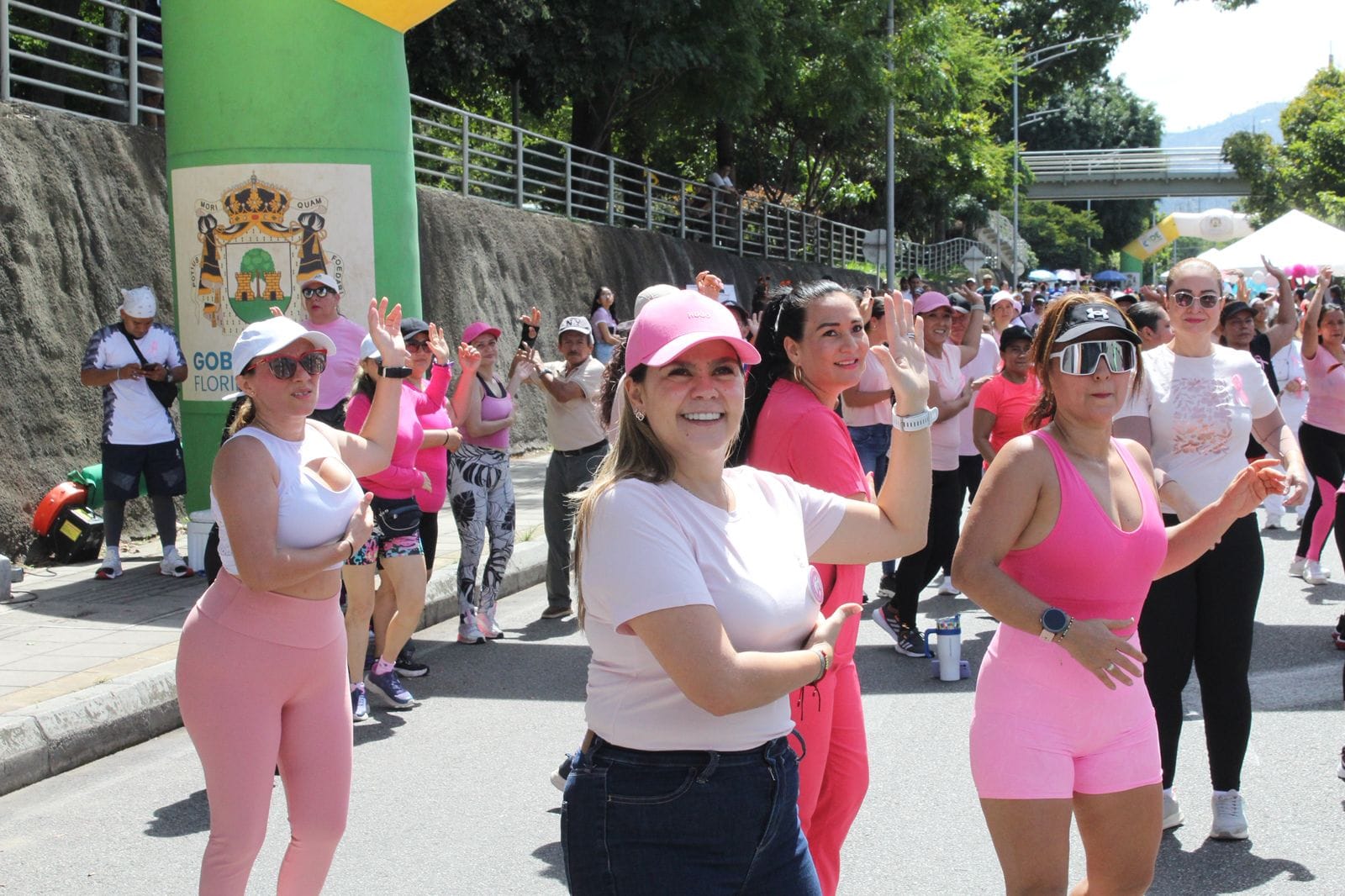 'Bailatón Rosa' motivación para la prevención en Floridablanca