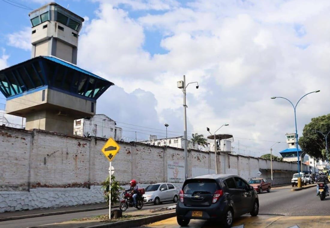 Internos rechazan traslado de patio en cárcel La Modelo