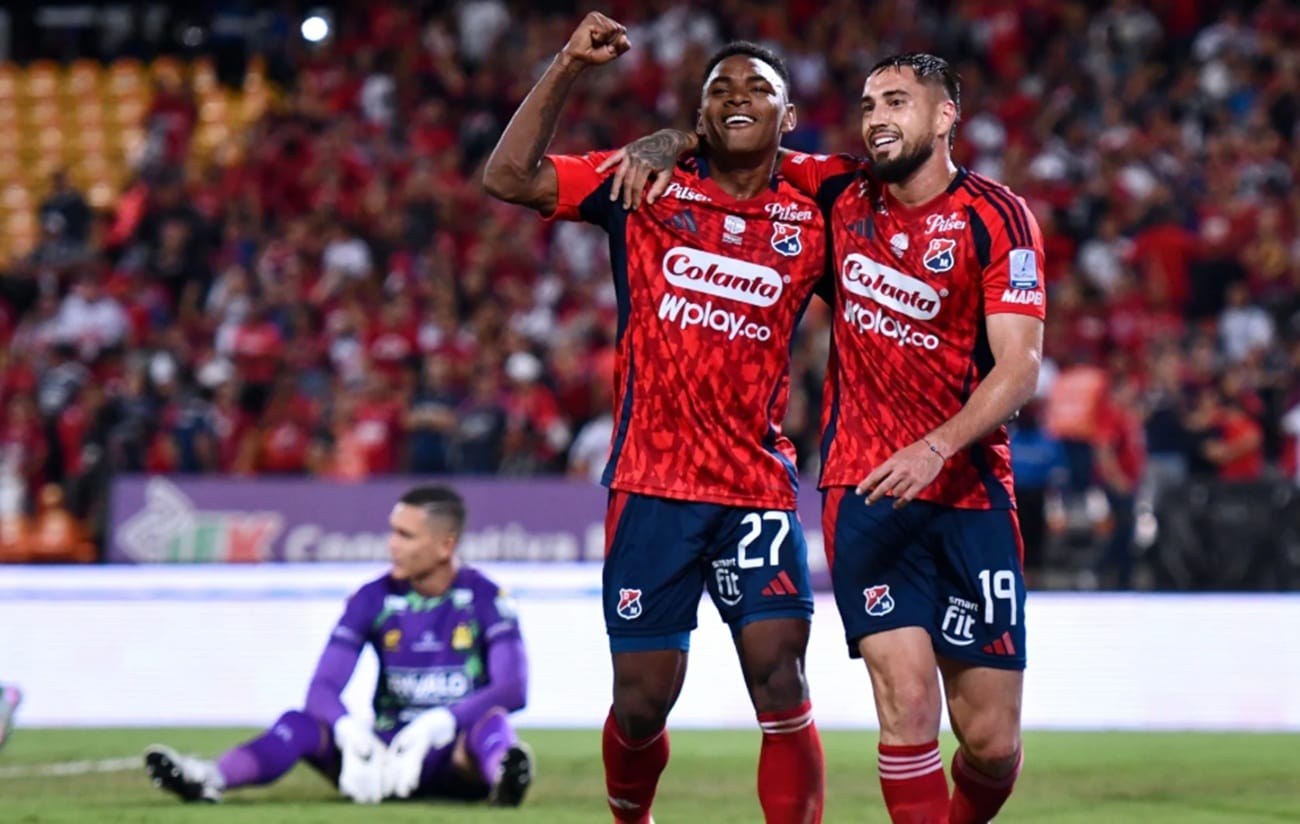 Medellín le pasó por encima a Bucaramanga y se trepó al liderato
