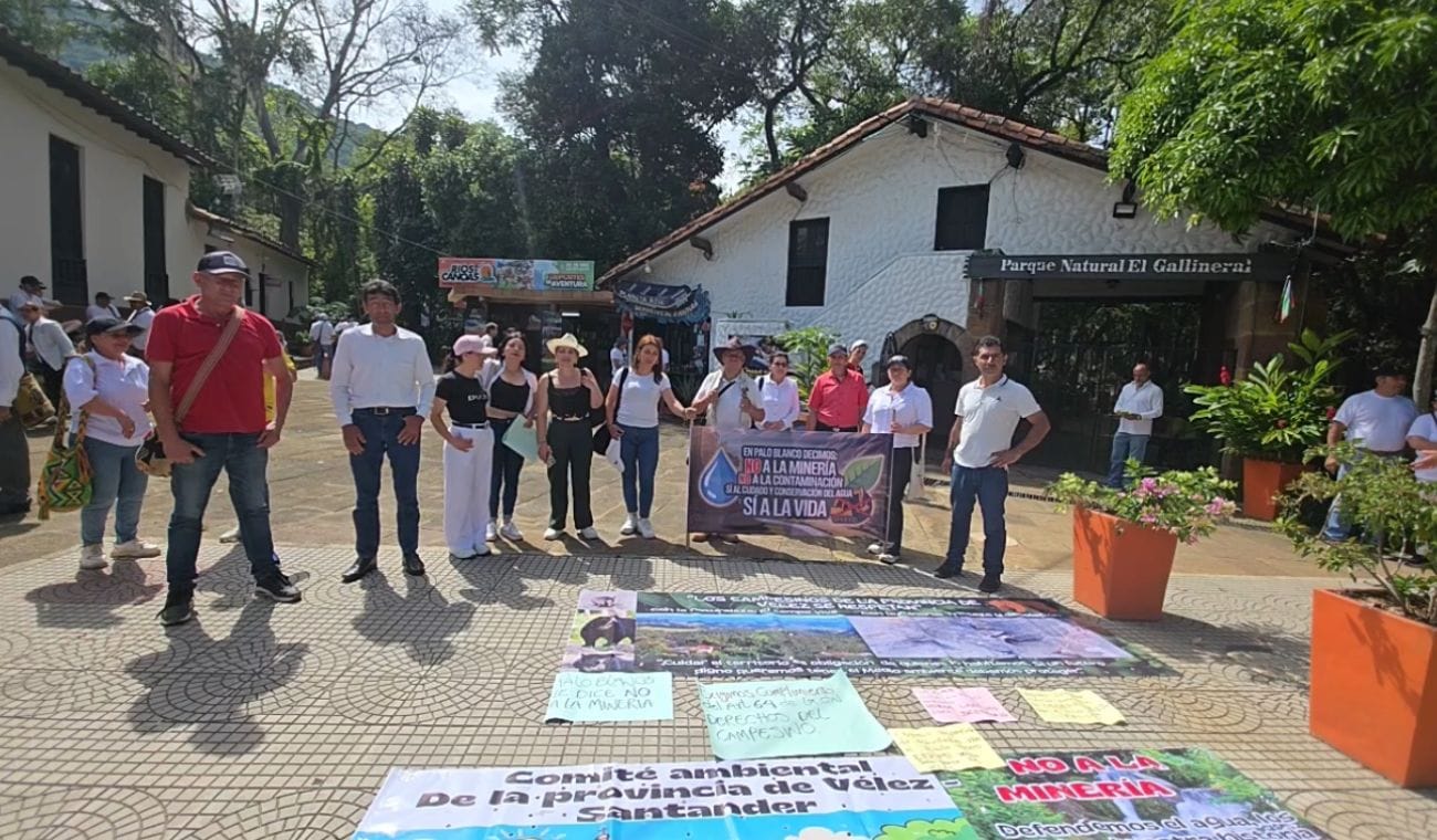 Habitantes de varios municipio se reunieron en San Gil para rechazar la minería ilegal