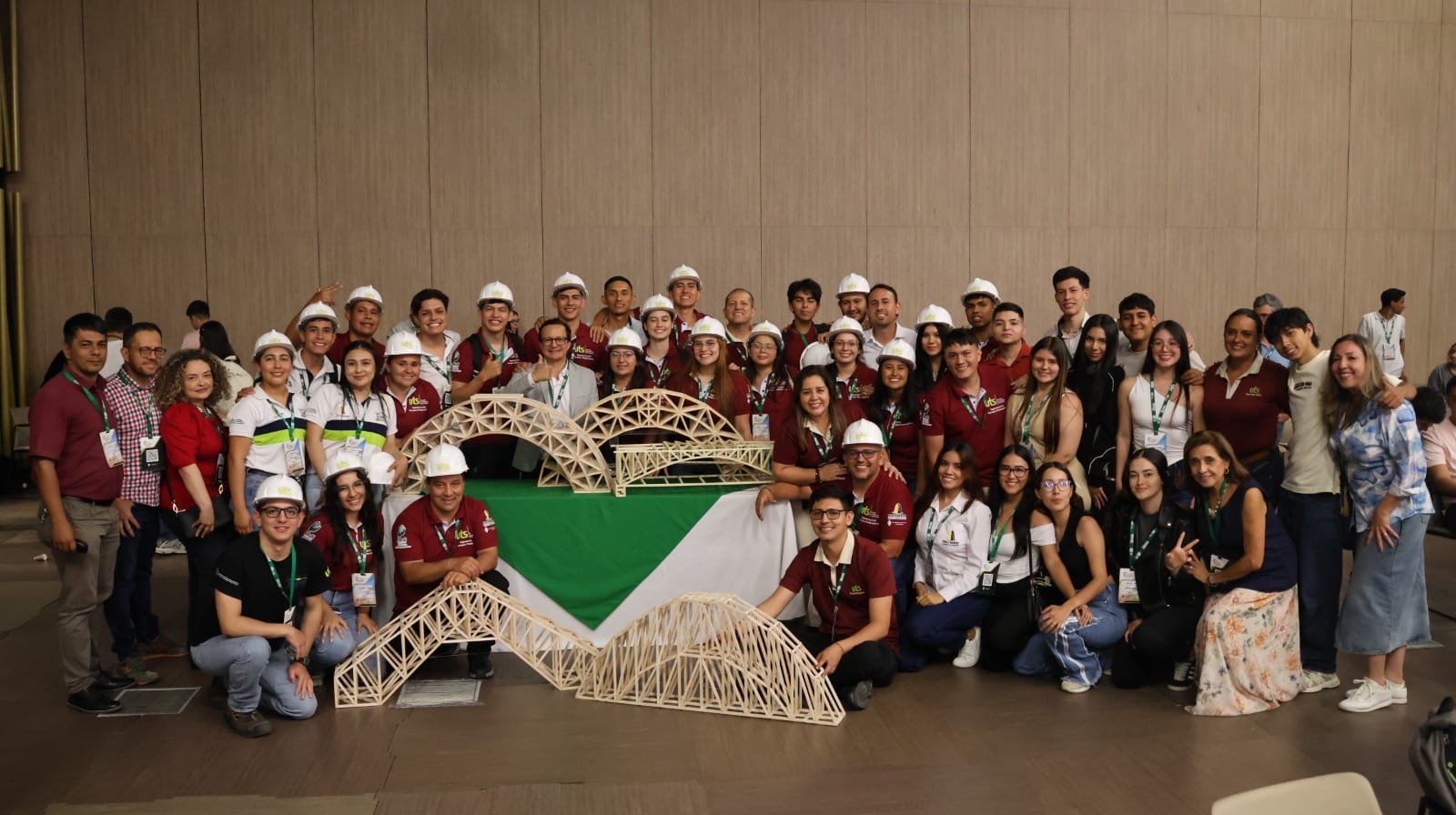 UTS conquista el podio completo en el Concurso de Puentes Interuniversidades