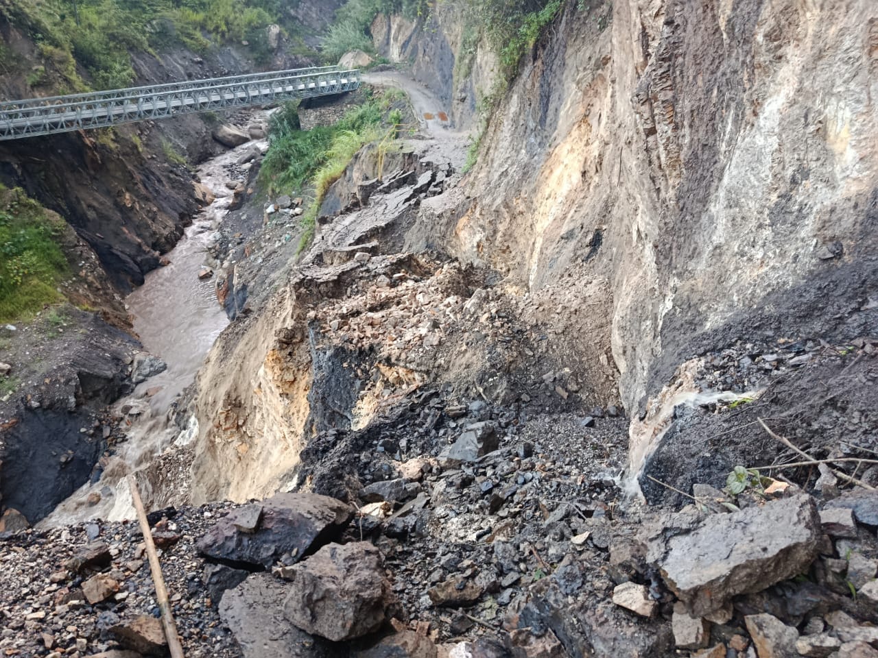 Preocupación tras derrumbe vía San Andrés- Laguna de Ortices