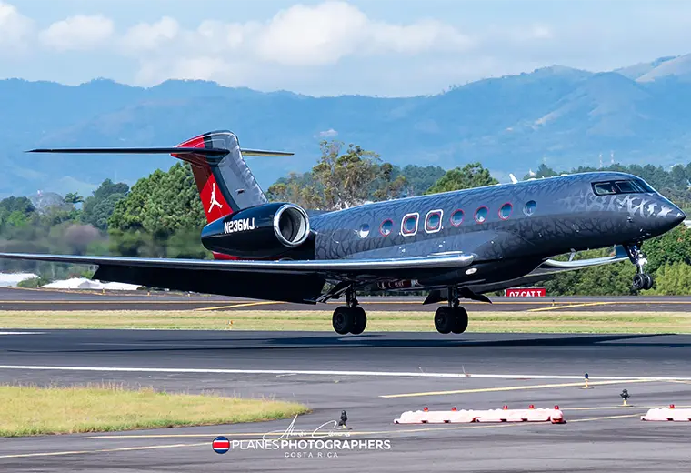 El jet de Michael Jordan: lujo en el aire con guiños a su legado