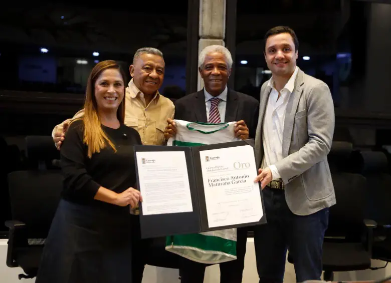 El Concejo de Medellín condecoró a "Pacho" Maturana con la máxima distinción