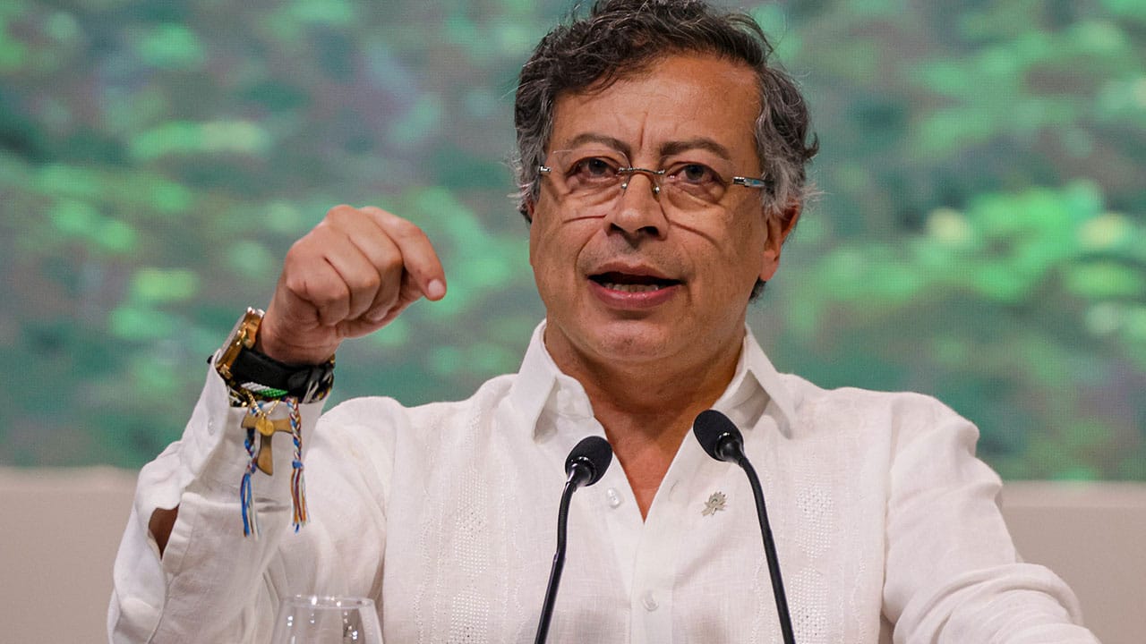 Petro propone salida de Maduro y gobierno de transición para superar crisis en Venezuela