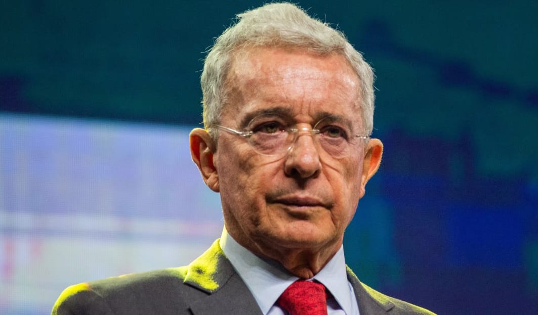 Expresidente Uribe puede ser el Ministro de Defensa