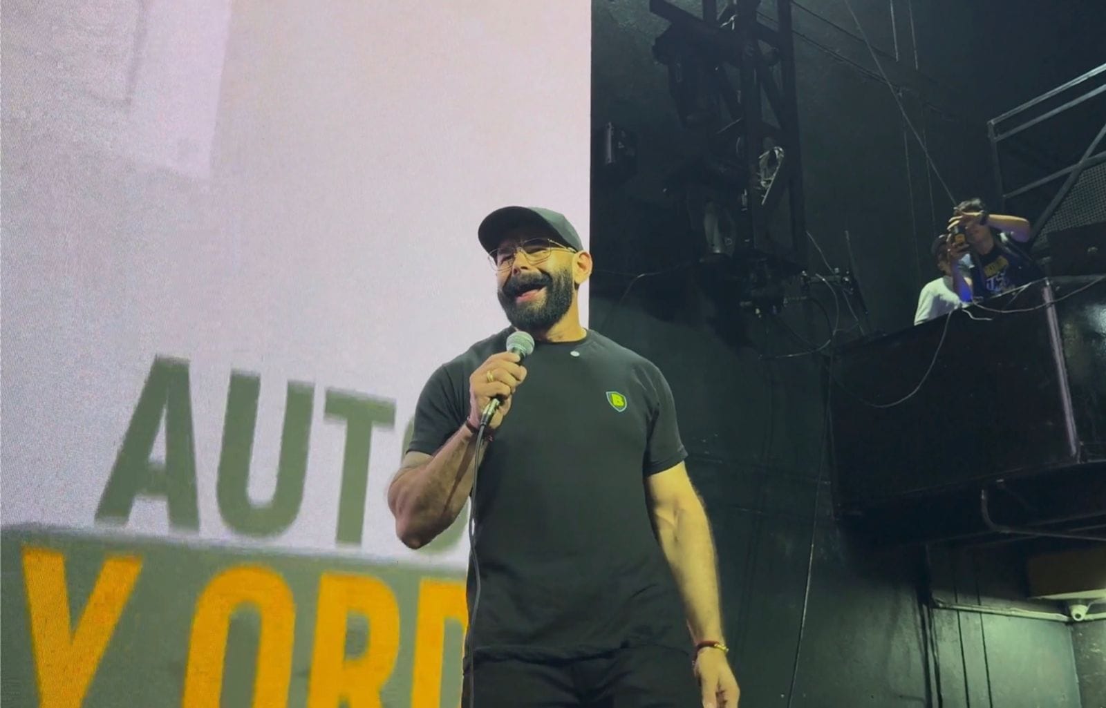 Candidato Carlos Bueno propone un nuevo rumbo para Cuadra Play