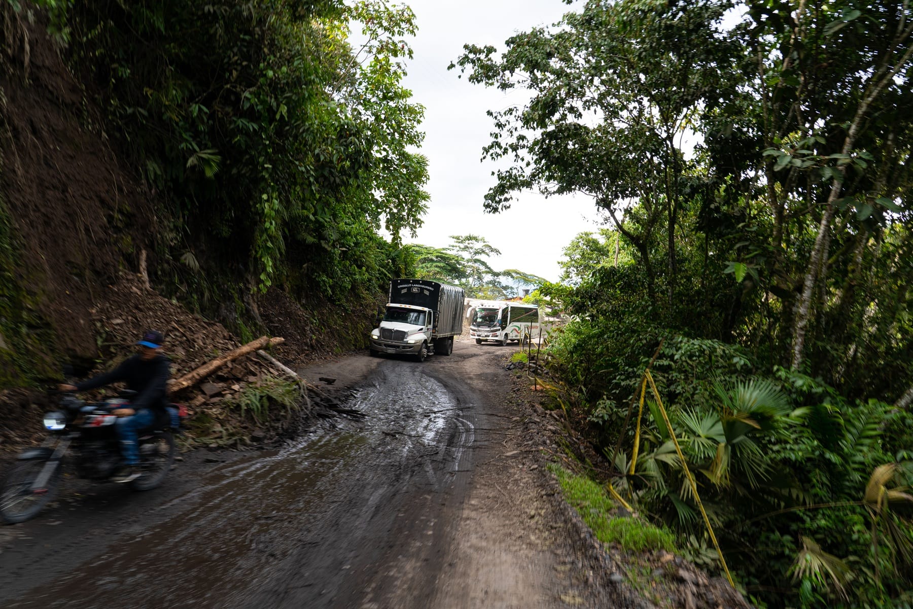 Barbosa y Puerto Araújo convocan un paro para exigir soluciones en la Transversal del Carare