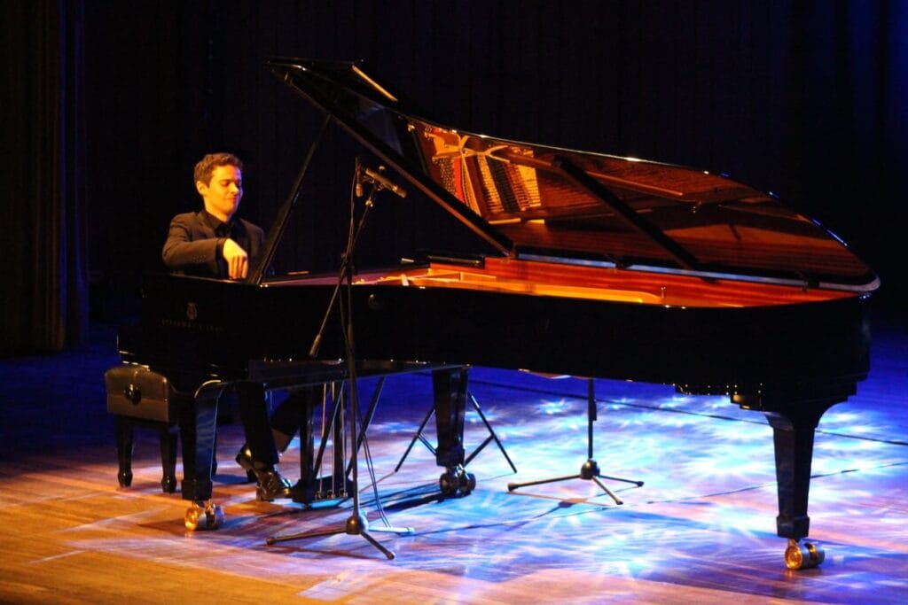 Música de Navipiano llegó a abrir la temporada navideña