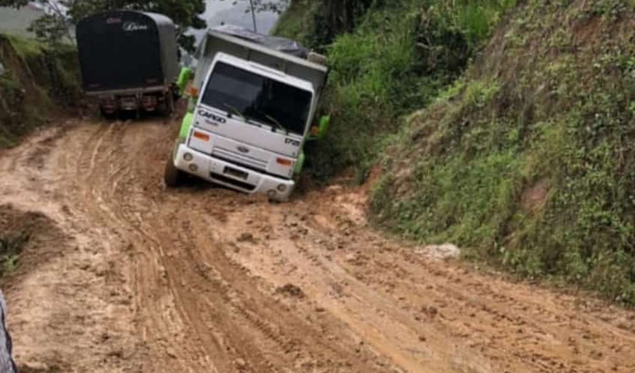 Empresarios de Santander denuncian grave impacto y deterioro económico por mal estado de las vías