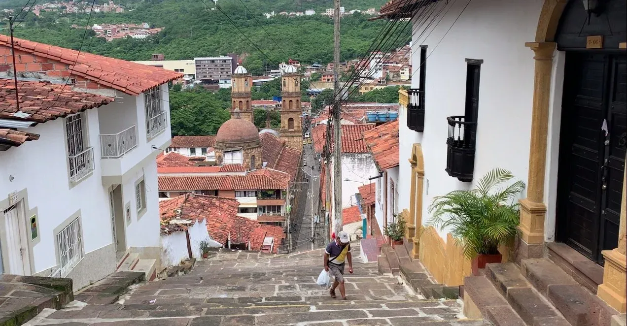 Millonario robo en San Gil, delincuentes hurtaron $23 millones de pesos a mujer