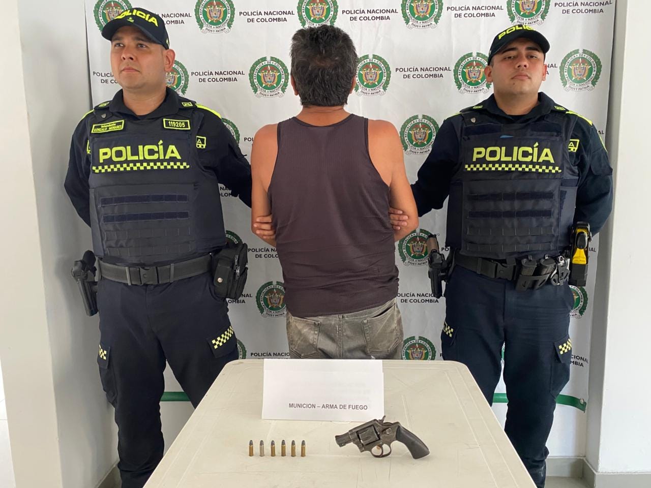 Detienen en Santander a hombre de 64 años que cargaba arma de fuego