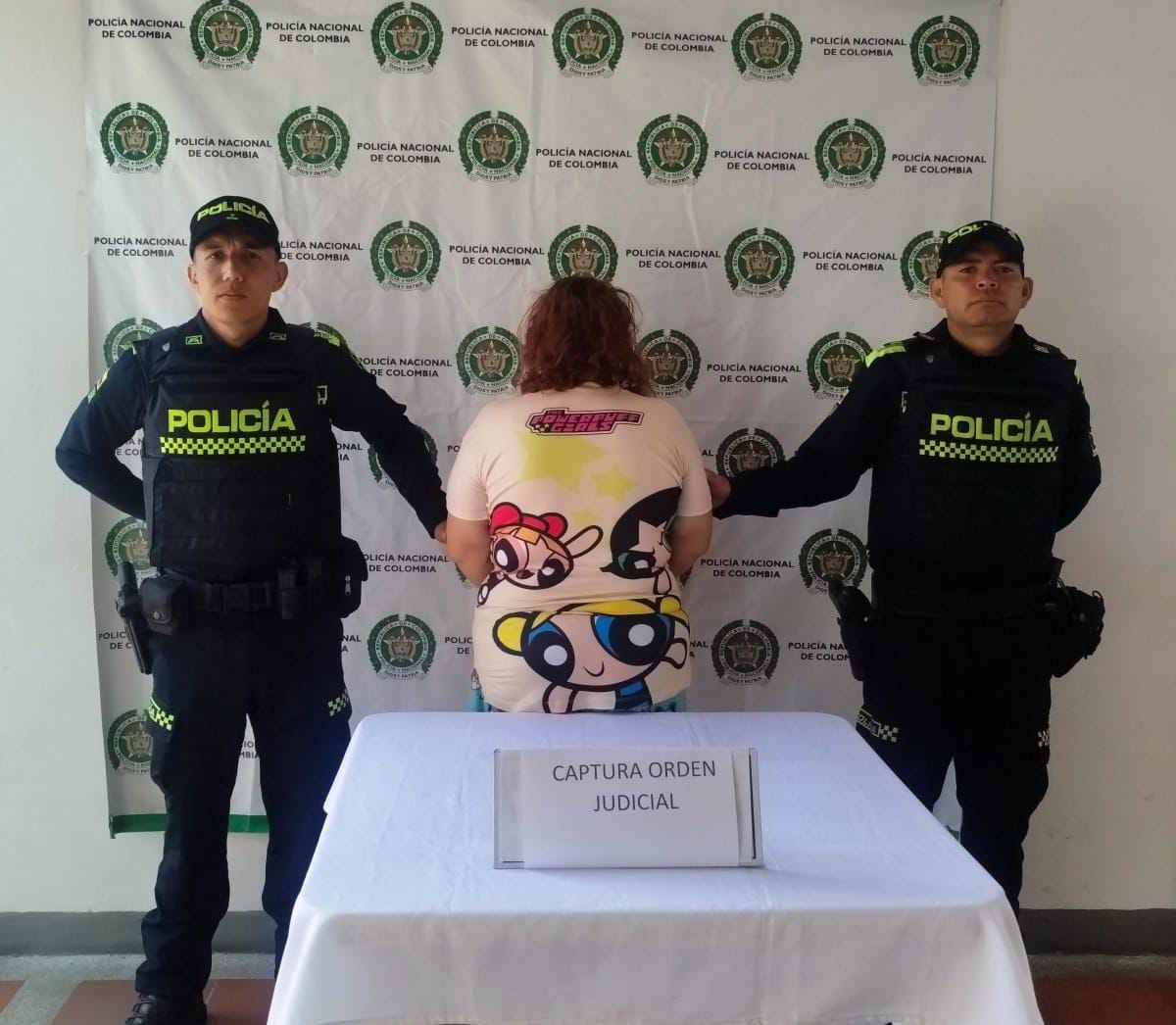 Detienen a mujer solicitada por tráfico de estupefacientes en Santander