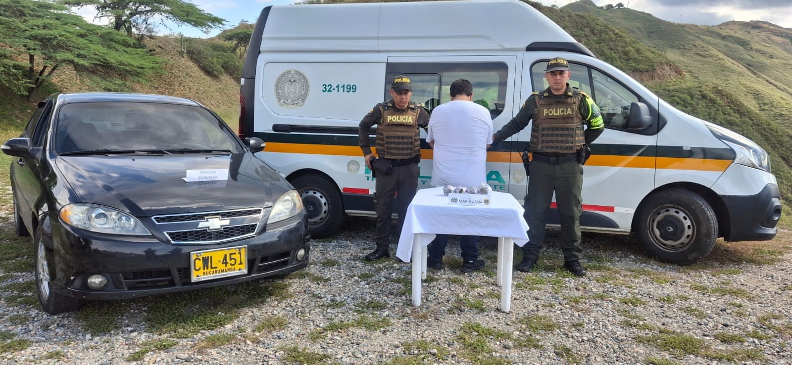 En Santander hombre fue sorprendido con gran cantidad de marihuana ocultos en su vehículo