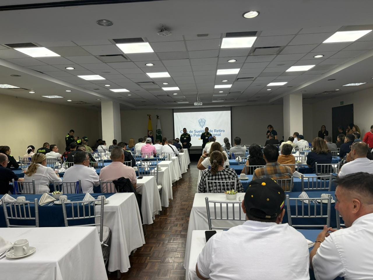 Reserva Policial impulsa sus emprendimientos en Feria de Bienestar en Bucaramanga