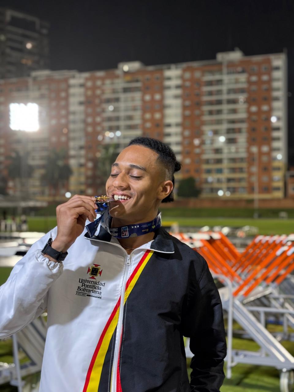 Omar Stiven Agudelo, el atleta que convirtió la adversidad en récord nacional universitario