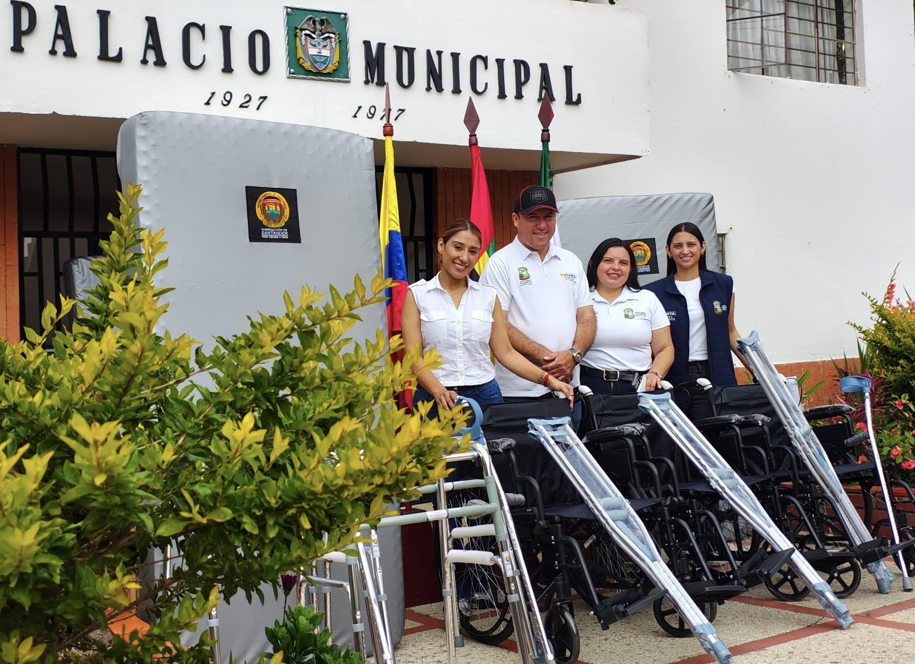 Cumpliéndole a los adultos mayores y personas en condición de discapacidad