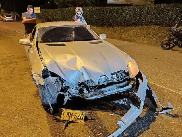 Carro quedó destruido luego de fuerte accidente vía Piedecuesta- Floridablanca