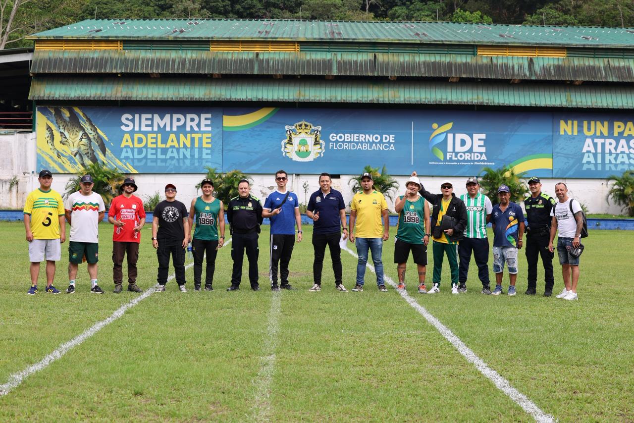 Barristas unieron sus camisetas por un deporte en paz en Floridablanca