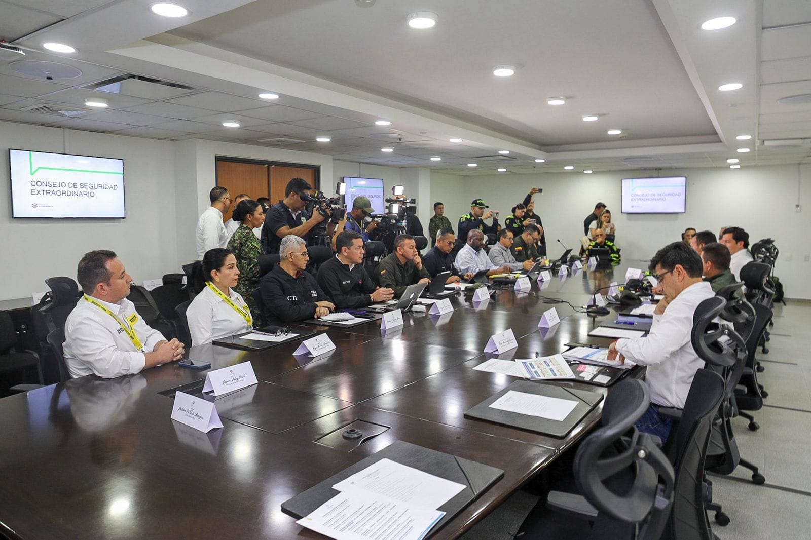 Ministro de Defensa, Pedro Sánchez Suárez, presidió un Consejo Extraordinario de Seguridad en Bucaramanga