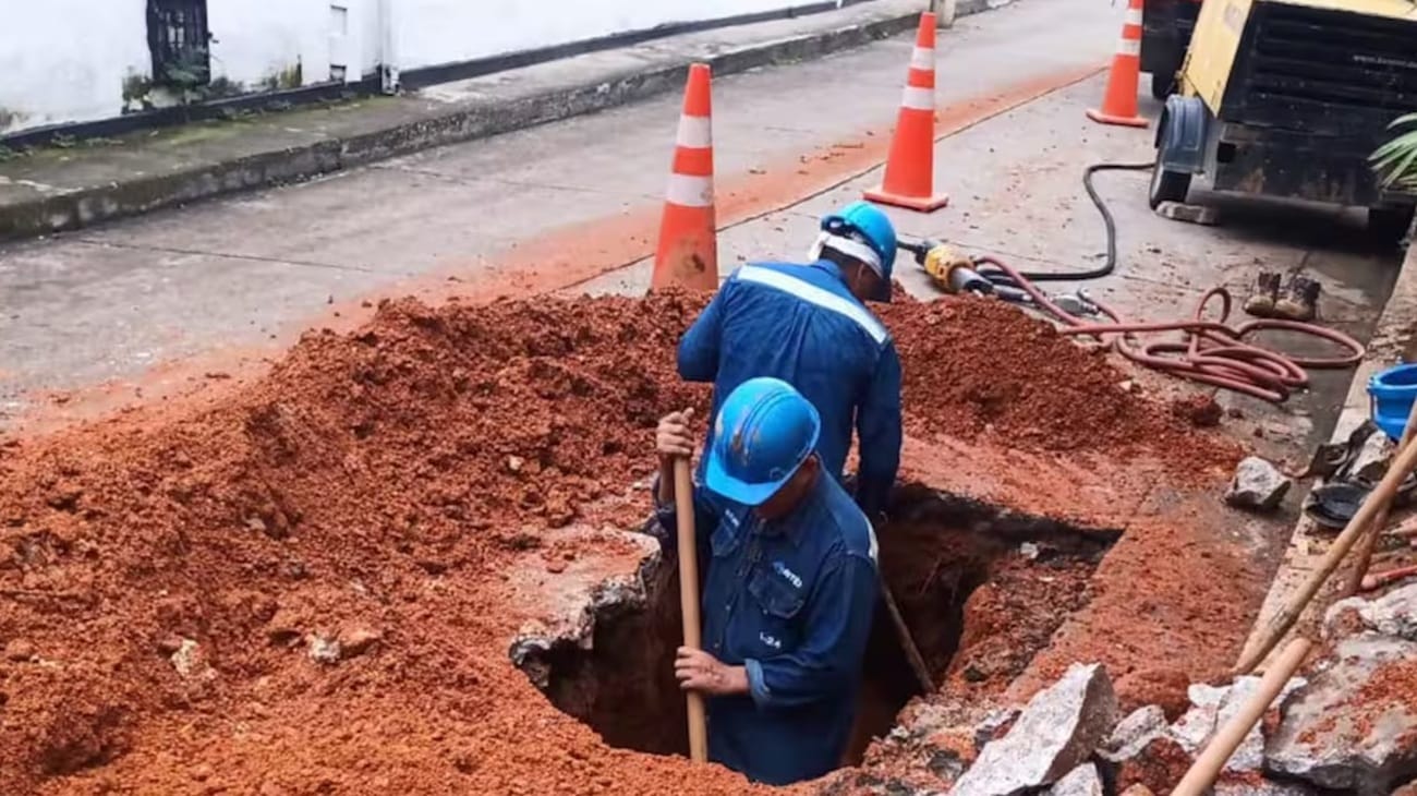 Barrios de Floridablanca claman por agua potable desde hace  seis días