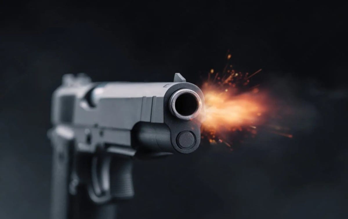 Tronó un arma de fuego y un hombre cayó herido