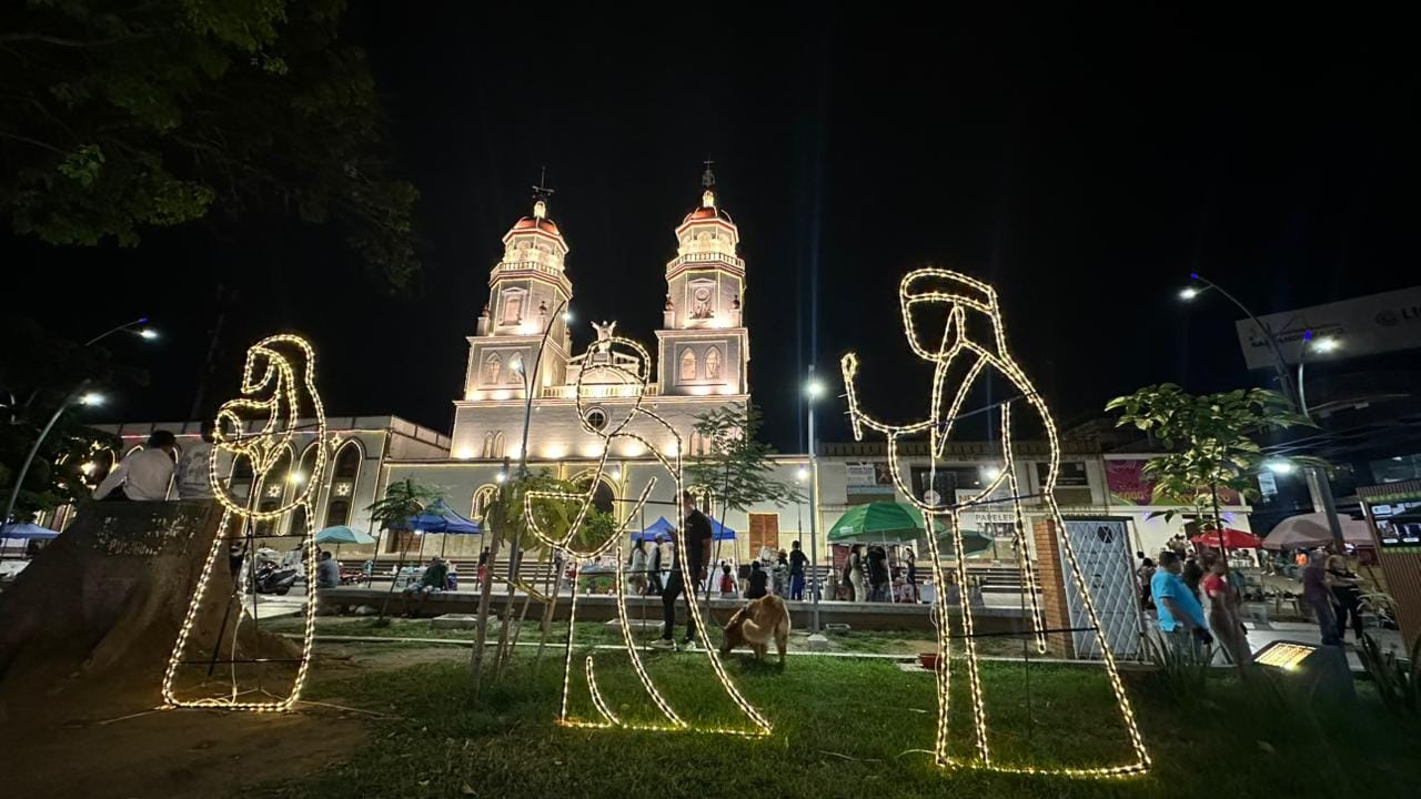Motivos de Navidad iluminan el corazón de Floridablanca