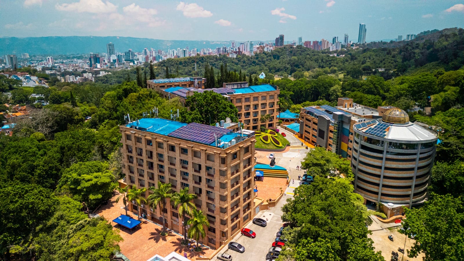 UDES se consolida como líder ambiental en Colombia según ranking mundial