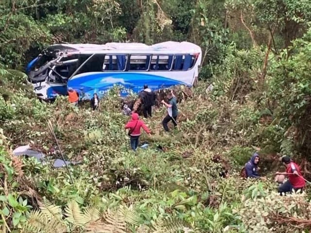 Bus que cubría ruta Bucaramanga- Arauca se volcó en la vía