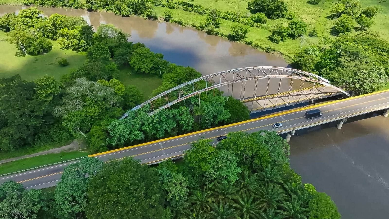 Macabro hallazgo en Santander: Encuentran cuerpo de mujer flotando en el Río Opón