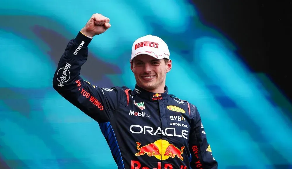 Verstappen firma la pole en Abu Dhabi y aprieta la lucha por el título frente a Norris y Piastri