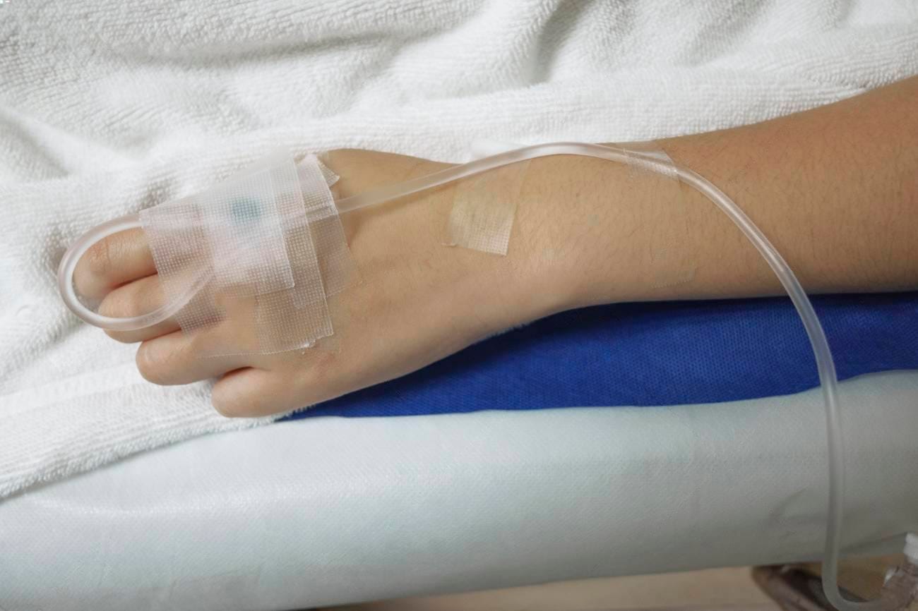 Motociclista huyó tras accidentar a dos mujeres en Santander