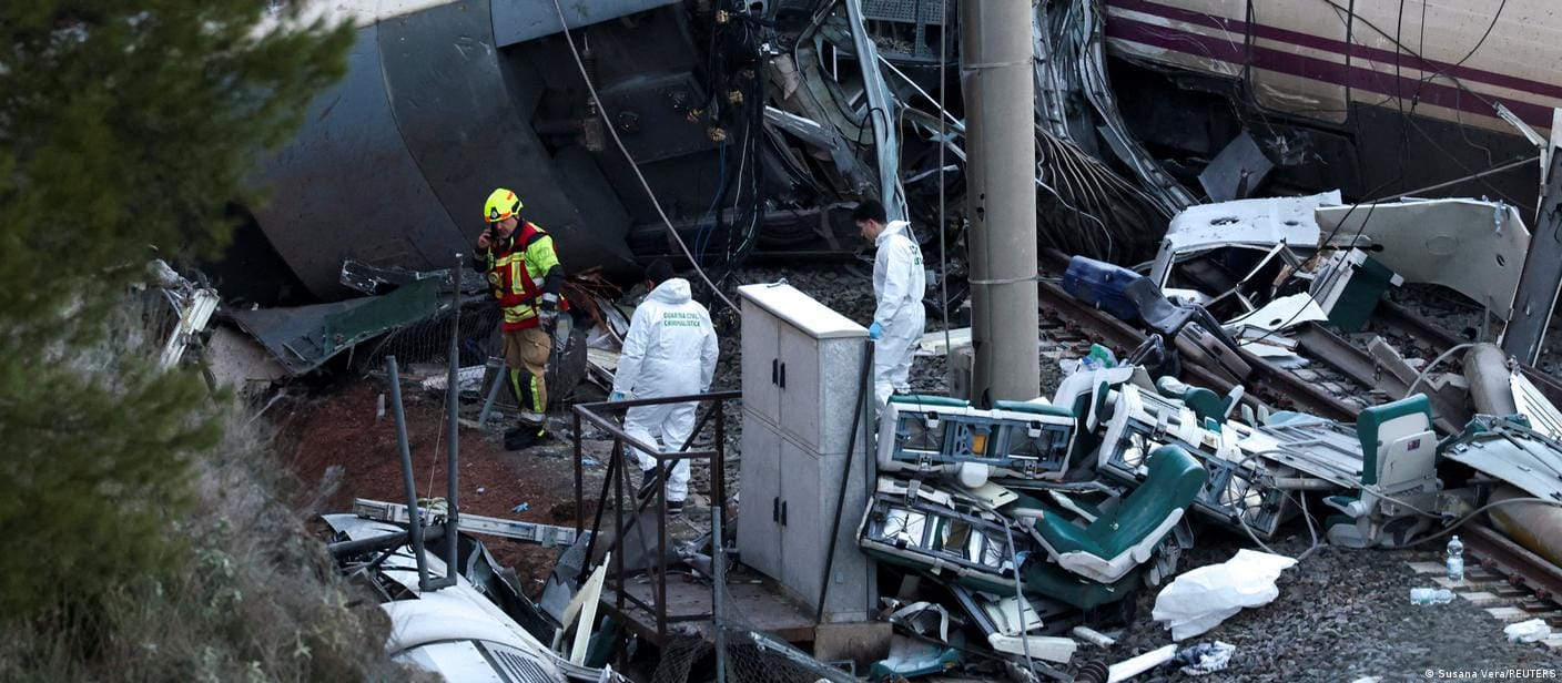 Desastre deja 42 muertos por choque de trenes en España