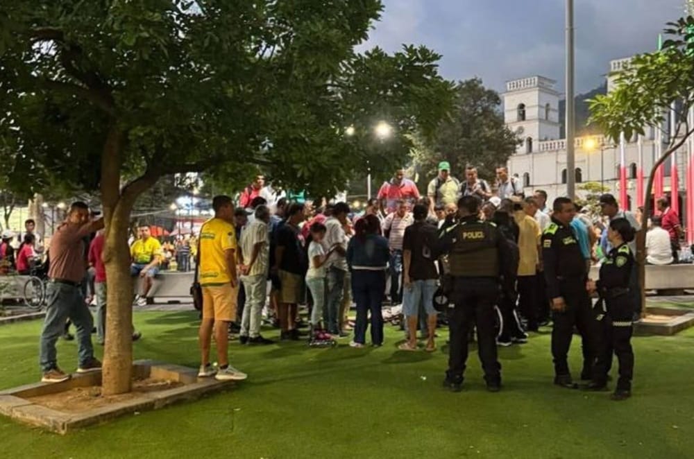 Departía un helado con la familia y cayó muerto