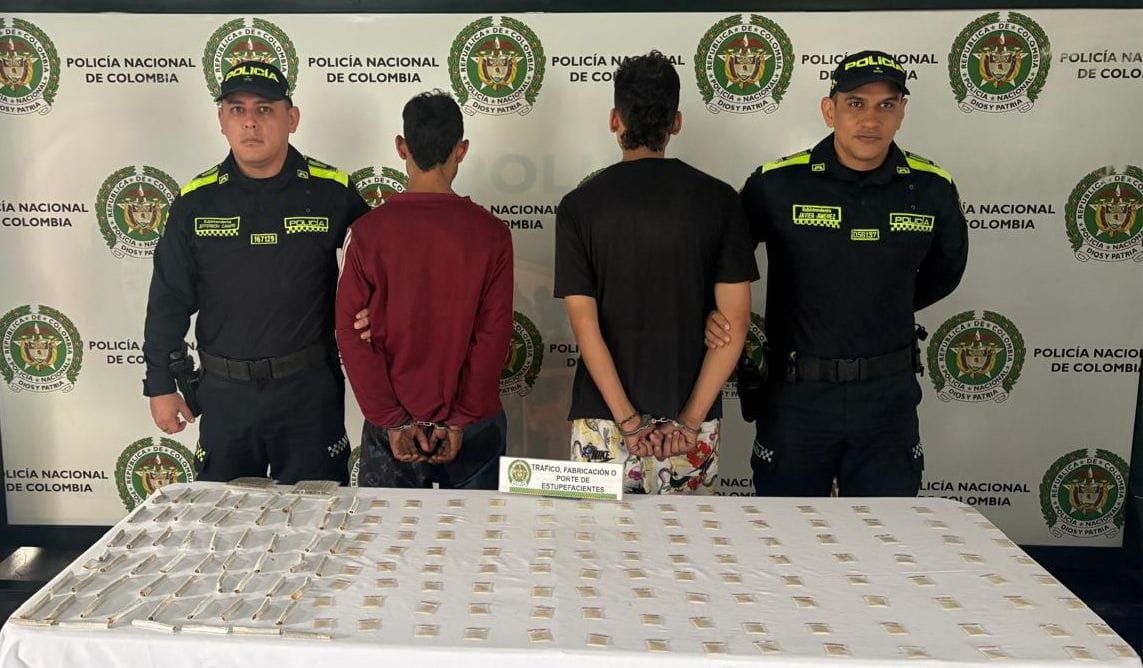 Cargados de ‘merca’ fueron atrapados dos ‘jíbaros’ en Girón