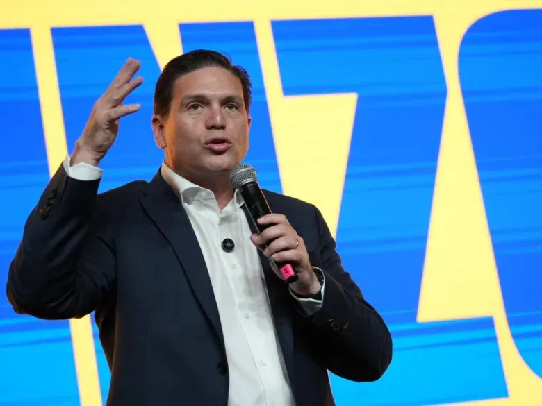 Pinzón apuesta a la Gran Consulta para devolverle el rumbo a Colombia