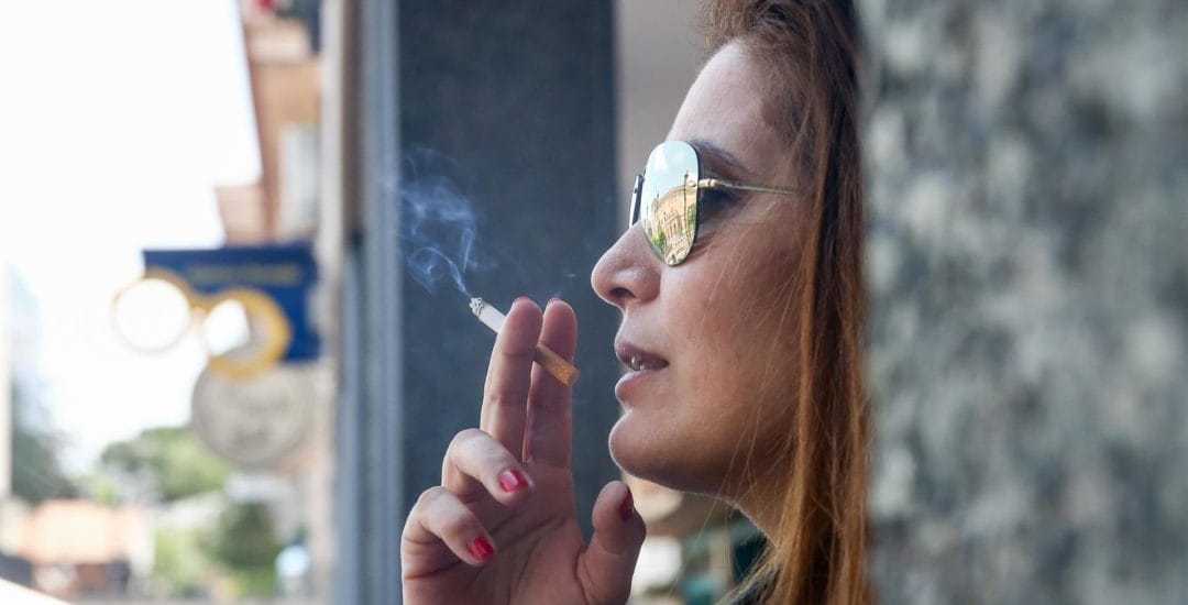Fumadores colombianos prefieren consumir cigarrillos baratos… y si es de contrabando mejor