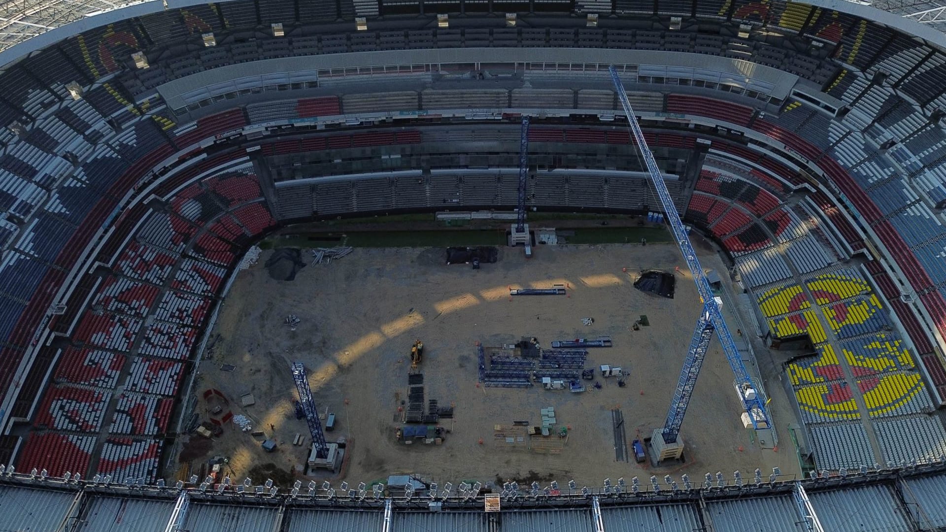Ciudad de Mexico podría perder partidos del Mundial por retrasos del Estadio Azteca