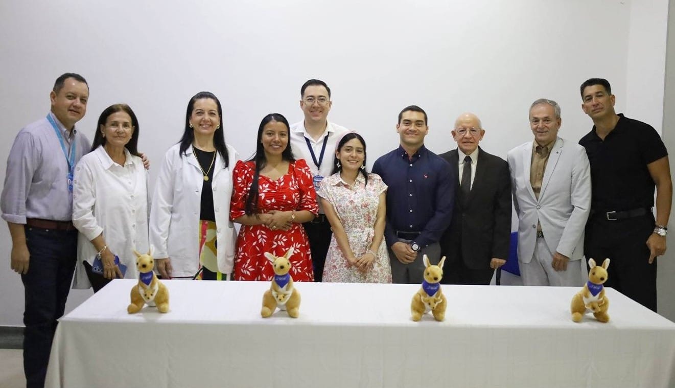 Oficial bienvenida a grupo de residentes en pediatría