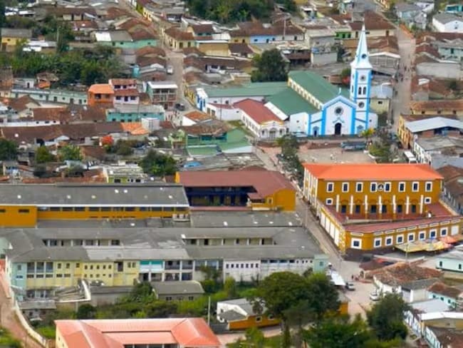 Dizque cuidando los recursos y terminó embolillándoselos: investigan a extesorera en Contratación